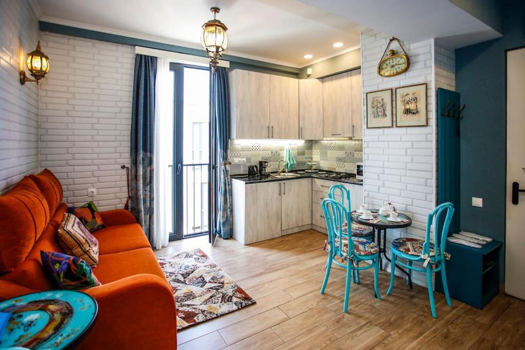 Tbilisi Center, Nino'S Art Apartment Εξωτερικό φωτογραφία